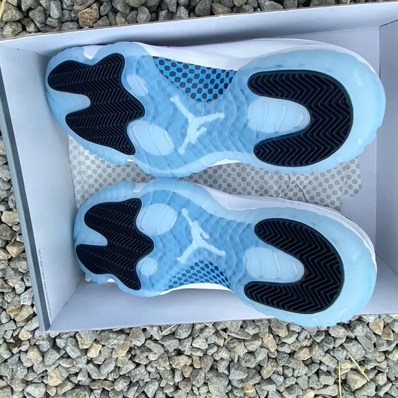 Size 10 air Jordan 11 Columbia new